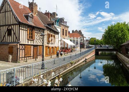 Fachwerkhäuser entlang des Kanals im Saint Leu Quarter, Amiens, Somme, Picardie, Frankreich Stockfoto