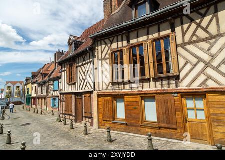 Traditionelle Fachwerkhäuser im Viertel Saint Leu in Amiens, Picardie, Frankreich Stockfoto