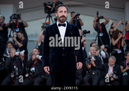 Venedig, Italien. August 2024. Pablo Larrain besucht einen roten Teppich für „Maria“ während des 81. Internationalen Filmfestivals von Venedig am 29. August 2024 in Venedig. (Foto: Luca Carlino/NurPhoto) Credit: NurPhoto SRL/Alamy Live News Stockfoto