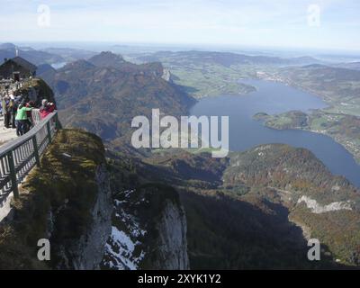 Blick vom Schafberg zum Mondsee im Herbst, Salzkammergut, Österreich, Europa Stockfoto