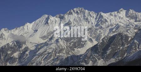 Ponggen Dopchu. Blick von Tserko Ri, Langtang Valley, Nepal, Asien Stockfoto