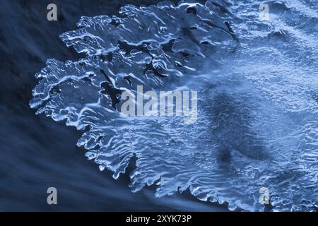 Eisformationen in einem Bach, Dundret Naturrerservat, Gaellivare, Norrbotten, Lappland, Schweden, März 2018, Europa Stockfoto