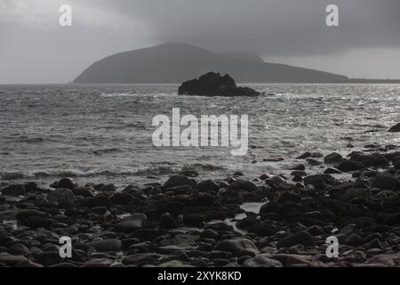 Ein Blick von der Küste der Great Blasket Island entlang des Wild Atlantic Way. Dunquin, Kerry, Irland, Europa Stockfoto