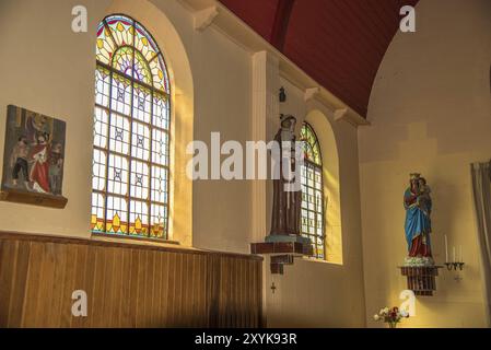 Oudeschild, Texel, Niederlande. August 2021. Innenraum der protestantischen Kirche in Oudeschild, Texel., Niederlande Stockfoto
