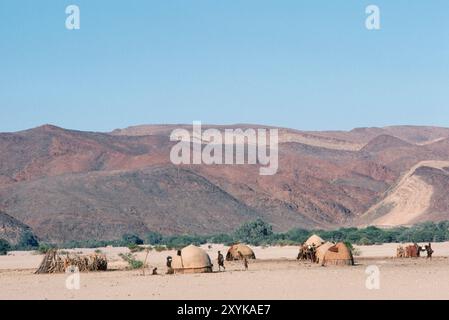 Dorf in der Wüste, Namibia. Stockfoto