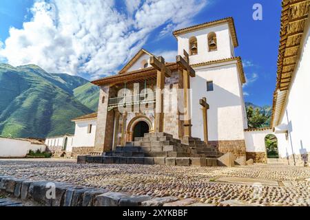 Die barocke Kirche, die dem Apostel St. Peter gewidmet ist, befindet sich im Viertel Andahuaylillas, Cusco, Peru, Südamerika Stockfoto