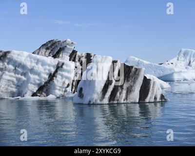 Eisberge im Gletschersee Joekulsarlon in Island Stockfoto