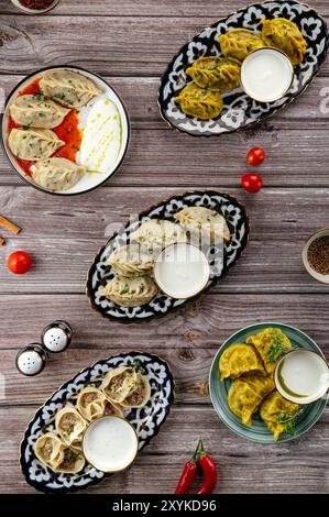 Gekochte Manti mit Fleisch. Usbekische Küche. Stockfoto