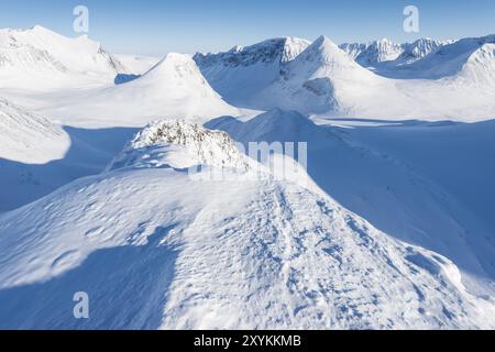 Berggipfel im Stuor- und Unna-Tal Reaiddavaggi, Kebnekaisefjaell, Norrbotten, Lappland, Schweden, März 2014, Europa Stockfoto