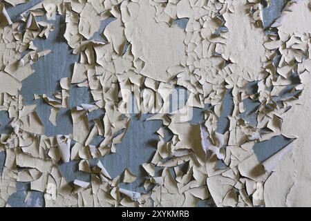 Wand mit abblätternder Farbe als Hintergrund Stockfoto