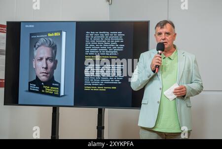 20240830 PK zur Erscheinung des Buches -nach Ibiza- von Julian Hessentahler WIEN, OESTERREICH - 30. AUGUST: Geschaeftsführer des Verlags Goldegg Elmar Weixlbaumer waehrend der Pressekonferenz anlaesslich der Erscheinung des Buches -nach Ibiza- von Julian Hessenthaler im Verlag Goldegg im Presseclub Concordia am 30. August 2024 in Wien, Oesterreich. 240830 SEPA 17 003 Copyright: XIsabellexOuvrardx SEPAxMedia Stockfoto