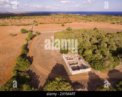 Hospitalet Vell, rechteckiges Gebäude mit Zyklopenarchitektur, Talayotischer Lebensraumkern, Gemeinde Manacor, Mallorca, Balearen, Spanien Stockfoto