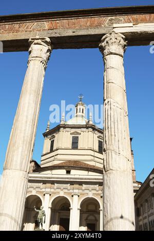 Basilika Saint Lorenzo in Mailand. Die Basilika Chiesa di San Lorenzo Maggiore stammt aus dem 4. Jahrhundert n. Chr. und ist der älteste Chu Stockfoto