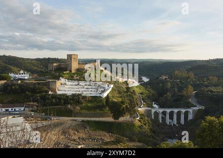 Landschaft von Alentejo bei Mertola mit dem Fluss Guadiana, in Portugal Stockfoto