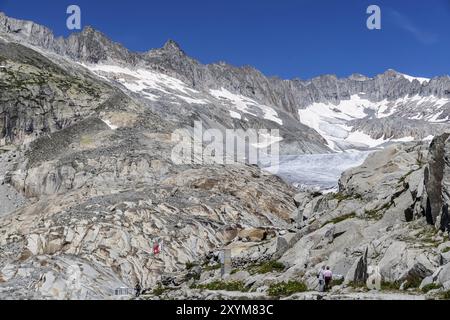 Rhonegletscher, Talgletscher im Quellgebiet der Rhone in den Schweizer Alpen. Schmelzender Gletscher, der Gletscher wird immer kleiner. Drohne Pho Stockfoto