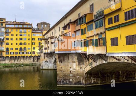 Ponte Vecchio aus nächster Nähe und Fluss Arno in Florenz, Toskana, Italien, Europa Stockfoto