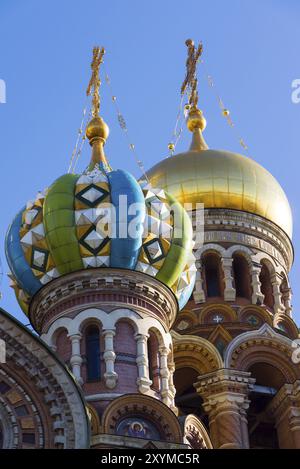 Die Kirche des Erlösers auf Blut, architektonische Details und künstlerische Elemente der Fassade, St. Petersburg, Russland, Europa Stockfoto