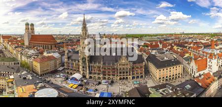 München Deutschland, Luftaufnahme Panorama City Skyline am Marienplatz neues Rathaus Platz Stockfoto