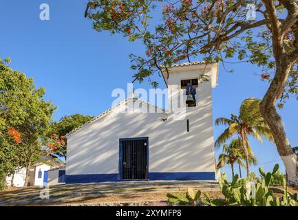 Knochen-Kapelle, erbaut im 18. Jahrhundert am Strand der Knochen in Buzios, Rio De Janeiro Stockfoto