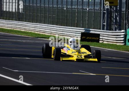 Copersucar F5A - Ford Cosworth - Fittipaldi Automotive von der Formel 1 Weltmeisterschaft 1978 und 1979, Action während der Formel 1 Pirelli Gran Premio dâItalia 2024, Grand Prix 2024 von Italien, 16. Runde der Formel 1 Weltmeisterschaft 2024 vom 30. August bis 1. September 2024 auf dem Autodromo Nazionale Monza, in Monza, Italien Credit: Independent Photo Agency/Alamy Live News Stockfoto