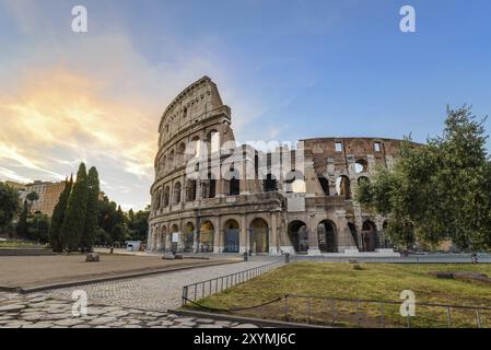 Sonnenaufgang im Kolosseum, Rom, Italien, Europa Stockfoto