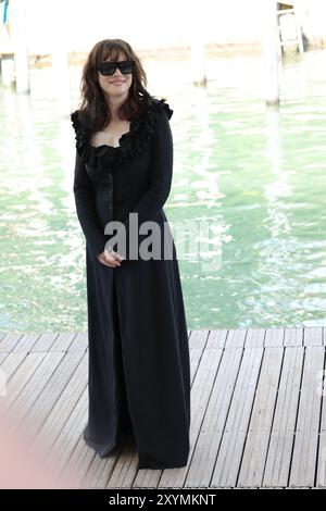 VENEDIG, ITALIEN - 28. AUGUST: Winona Ryder kommt am 28. August 2024 auf dem 81. Internationalen Filmfestival in Venedig an. (Foto: Mark Cape/Insidefoto) Stockfoto