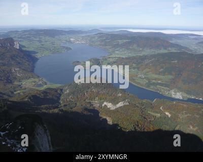 Herbstlicher Blick vom Schafberg zum Mondsee, Salzkammergut, Österreich, Europa Stockfoto