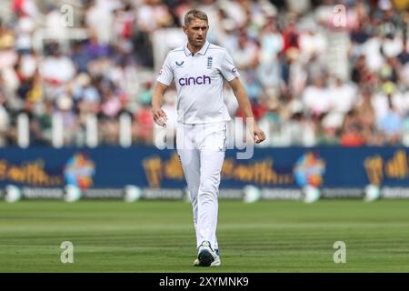 Olly Stone of England während des 2. Rothesay Test Match Day 2 in Lords, London, Vereinigtes Königreich, 30. August 2024 (Foto: Mark Cosgrove/News Images) in London, Vereinigtes Königreich am 30. August 2024. (Foto: Mark Cosgrove/News Images/SIPA USA) Stockfoto