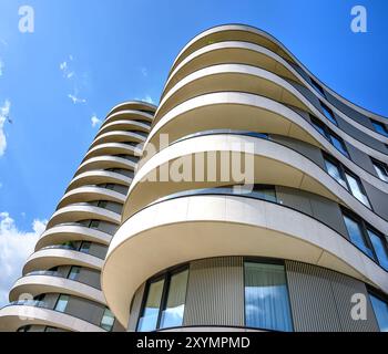 London, Großbritannien. Riverwalk Apartmentgebäude (Stanton Williams - 2015) bei 157-161 Millbank an der Vauxhall Bridge Stockfoto