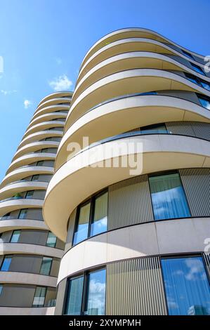 London, Großbritannien. Riverwalk Apartmentgebäude (Stanton Williams - 2015) bei 157-161 Millbank an der Vauxhall Bridge Stockfoto