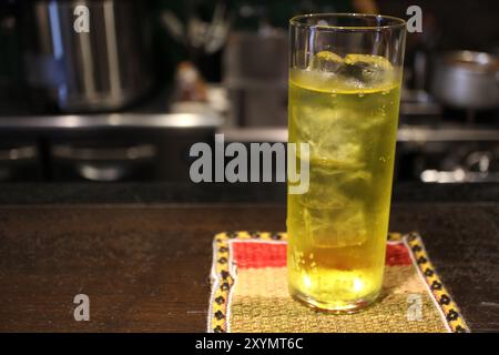 Peruanisches Getränk: Geeiste goldene Kola Stockfoto