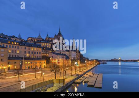 Stockholm Schweden, nächtliche Skyline von Gamla Stan und Slussen Stockfoto