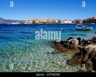 Die Altstadt überquert die Bucht Korcula Stadt Korcula Dalmatien Kroatien Stockfoto