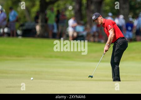 Atlanta, Georgia, USA. August 2024. Billy Horschel (USA) ist in der ersten Runde bei der TOUR Championship 2024 im East Lake Golf Club auf dem ersten Grün. (Kreditbild: © Debby Wong/ZUMA Press Wire) NUR REDAKTIONELLE VERWENDUNG! Nicht für kommerzielle ZWECKE! Stockfoto