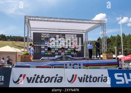 PAL Arinsal, Andorra: August 30 2024: Nicolas Philipsen von DÄNEMARK, Nicolas Franco von SPANIEN und Henrique Hougs von DÄNEMARK feiern auf dem Podium c Stockfoto