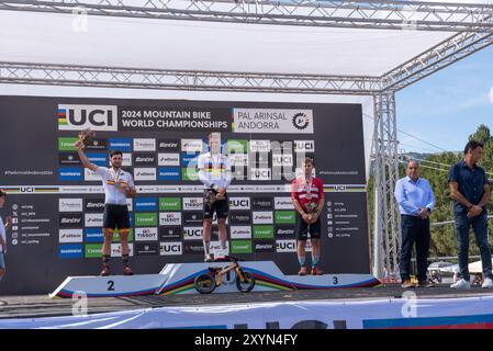 PAL Arinsal, Andorra: August 30 2024: Nicolas Philipsen von DÄNEMARK, Nicolas Franco von SPANIEN und Henrique Hougs von DÄNEMARK feiern auf dem Podium c Stockfoto