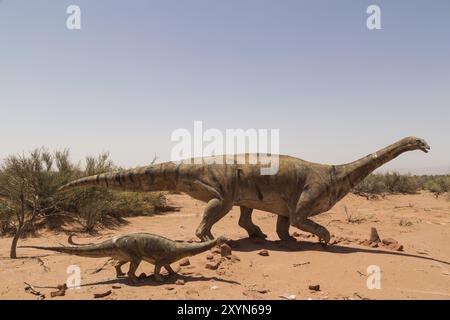 Dinosaurier-Statuen im Talampaya Nationalpark in Argentinien Stockfoto