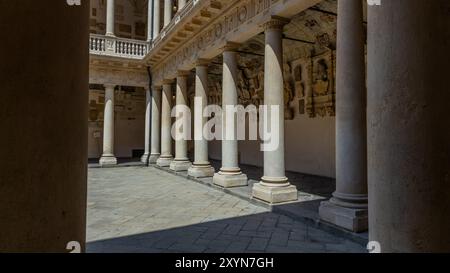 Padua, Italien - 23. Juli 2024: Hof des Palazzo Bo (Bo-Palast), historisches Gebäude mit Sitz der Universität Padua aus dem Jahr 1539 in Padua, Italien Stockfoto