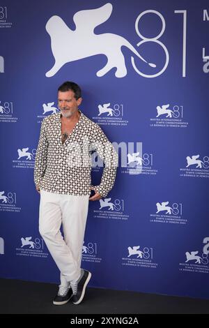 Venedig, Italien. 30. August 2024. Antonio Banderas nahm am 30. August 2024 an einem Fotogespräch für Babygirl während des 81. Internationalen Filmfestivals in Venedig Teil. (Foto: Daniele Cifala/NurPhoto) Credit: NurPhoto SRL/Alamy Live News Stockfoto