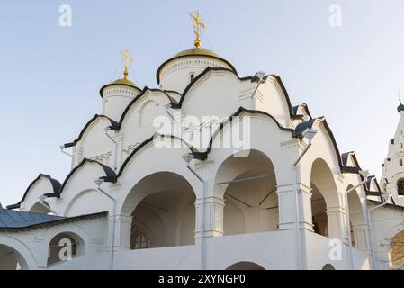 Die Kathedrale im Kloster St. Pokrowski wurde im 16. Jahrhundert in Suzdal, dem Goldenen Ring Travel of Russia, erbaut Stockfoto