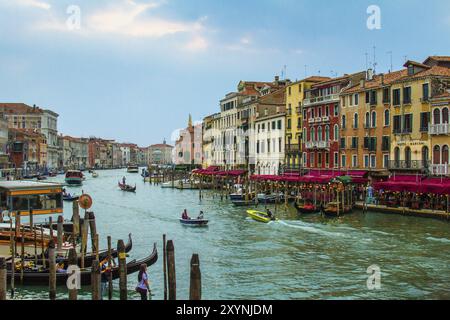 Lebhaftes Treiben am Canal Grande, Venedig, Italien, Europa Stockfoto