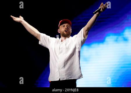 Rapper Bausa bei der Aufzeichnung der Sonderausgabe der ProSieben Fernsehsendung TV Total XXL in der Lanxess Arena. Köln, 29.08.2024 NRW Deutschland *** Rapper Bausa bei der Aufnahme der Sonderausgabe der ProSieben TV-Sendung TV Total XXL in der Lanxess Arena Köln, 29 08 2024 NRW Deutschland Copyright: XChristophxHardtx Stockfoto