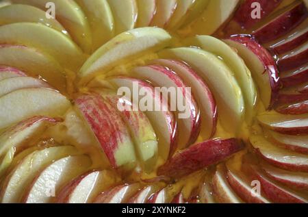 Eine rohe Apfelkuchen mit Honig Stockfoto