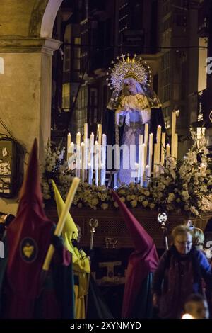 Cofrades en la plaza Major, Prozession de jueves santo, Palma, Mallorca, Islas Baleares, Espana Stockfoto