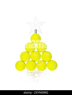 Isolierte gelbe Tennisbälle in Form von Neujahrsbaum mit dekorativem Stern auf weißem Hintergrund. Clipart der Tennisbälle Stockfoto