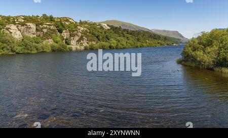 Blick über Llyn Padarn in der Nähe von Llanberis, von Brynrefail, Gwynedd, Wales, UK gesehen Stockfoto