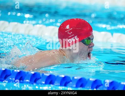 Der britische Bruce Dee während des 200 m langen Medley SM6 in der Pariser La Defense Arena am zweiten Tag der Paralympischen Sommerspiele 2024. Bilddatum: Freitag, 30. August 2024. Stockfoto