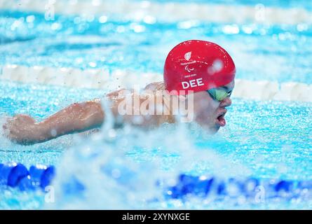 Der britische Bruce Dee während des 200 m langen Medley SM6 in der Pariser La Defense Arena am zweiten Tag der Paralympischen Sommerspiele 2024. Bilddatum: Freitag, 30. August 2024. Stockfoto