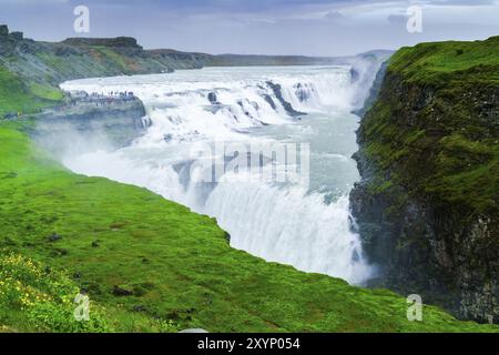 Berühmten Gullfoss Wasserfall in der Schlucht des Flusses Hvita im Südwesten Islands Stockfoto