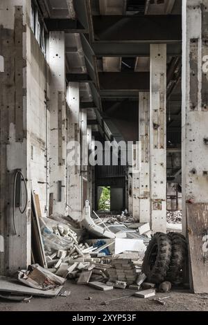 Ein altes Fabrikgebäude direkt vor dem Abriss ein altes Fabrikgebäude direkt vor dem Abriss Stockfoto